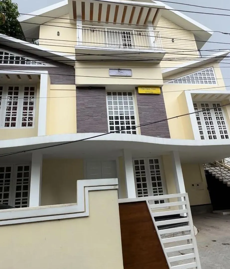 Oyo Flagship Pearl Retreat Hotel Kochi 3*,  India